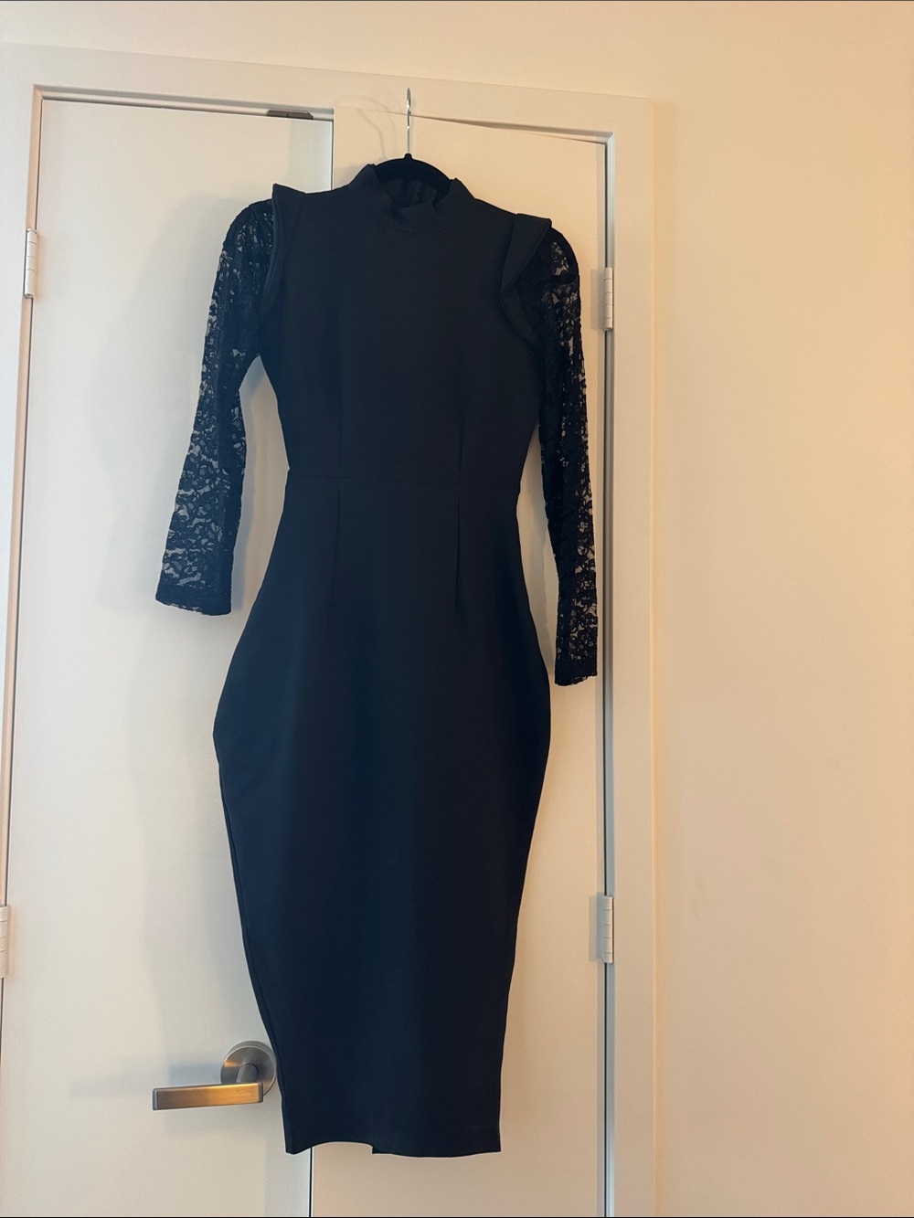 Chic Black Lace Sleeve Midi Dress with High Neck